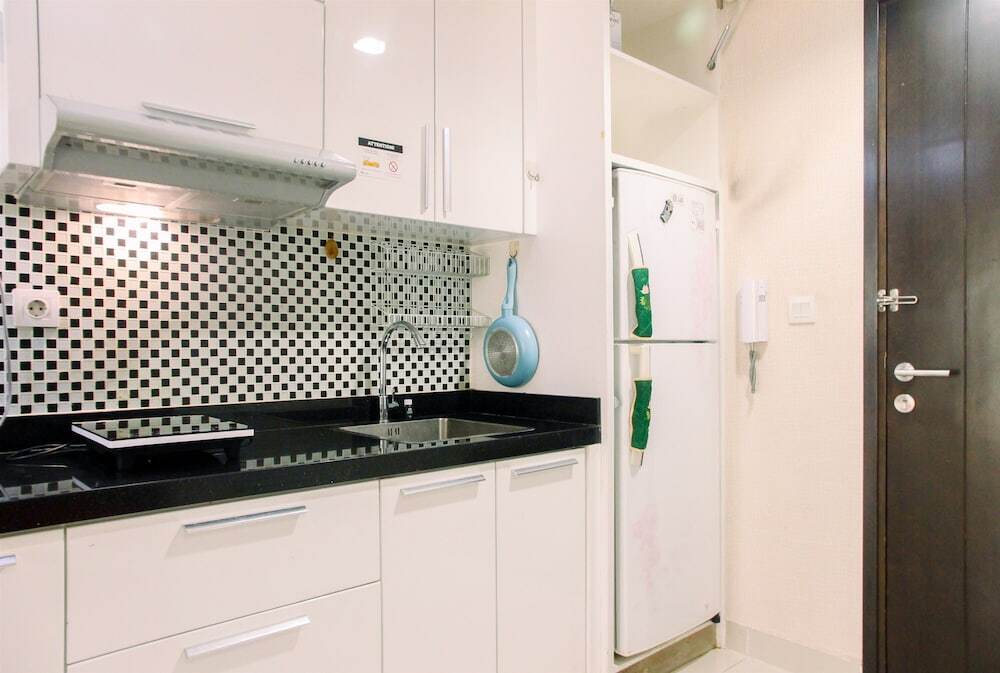 Джакарта: Spacious 1BR at Westmark Tanjung Duren Apartment