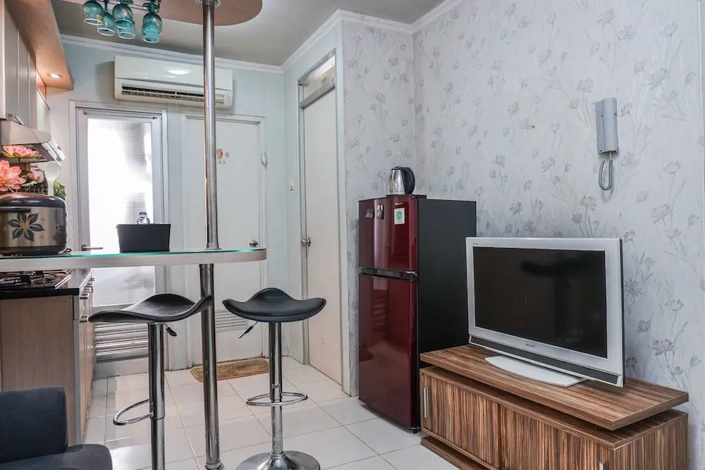 Джакарта: Minimalist Emerald 2br Apartment at Gading Nias Residences