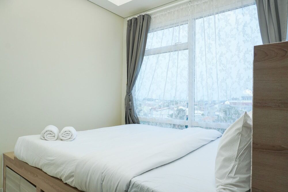 Джакарта: Best 1Br With Sofa Bed Puri Mansion Apartment