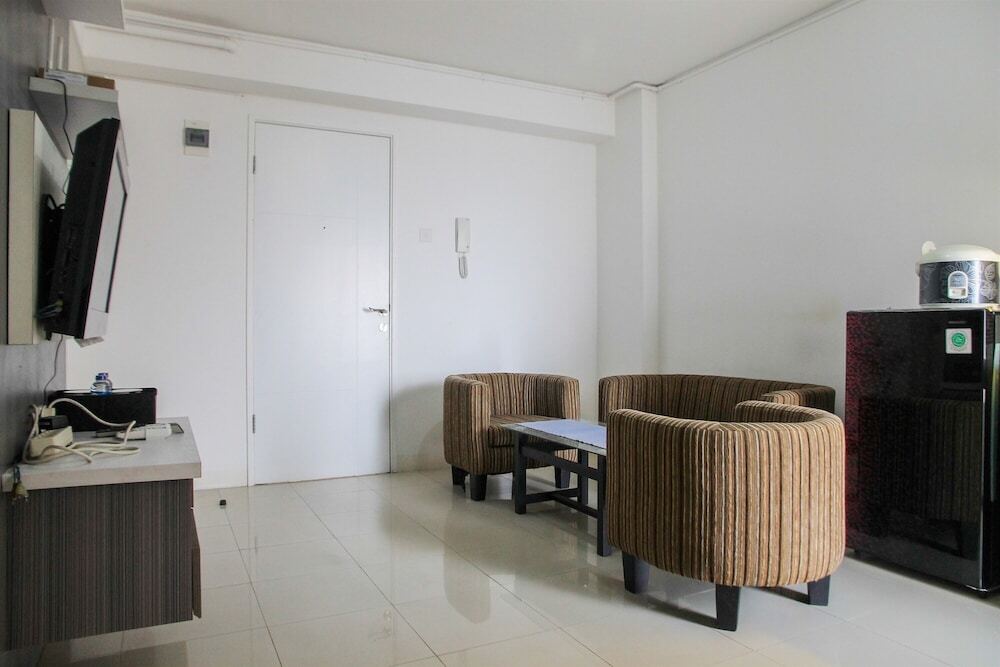 Джакарта: Modern 3BR at Green Palace Kalibata City Apartment