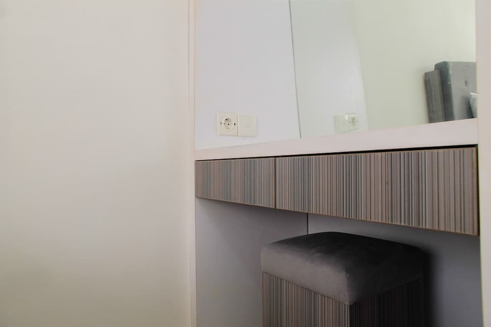 Джакарта: Modern 3BR at Green Palace Kalibata City Apartment