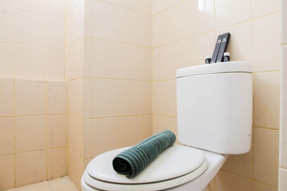 Джакарта: Modern 3BR at Green Palace Kalibata City Apartment