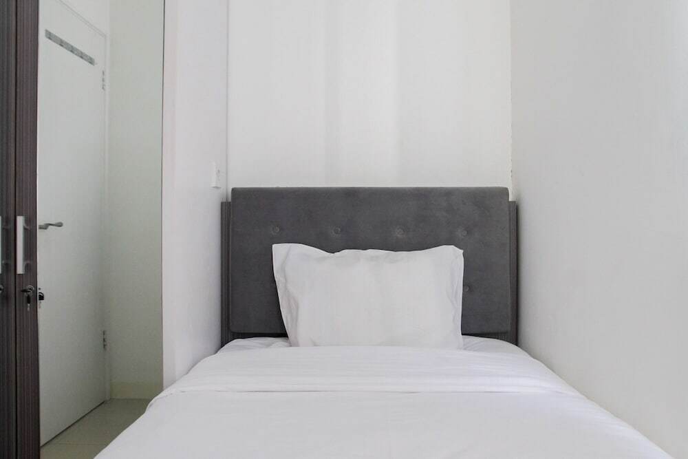 Джакарта: Modern 3BR at Green Palace Kalibata City Apartment