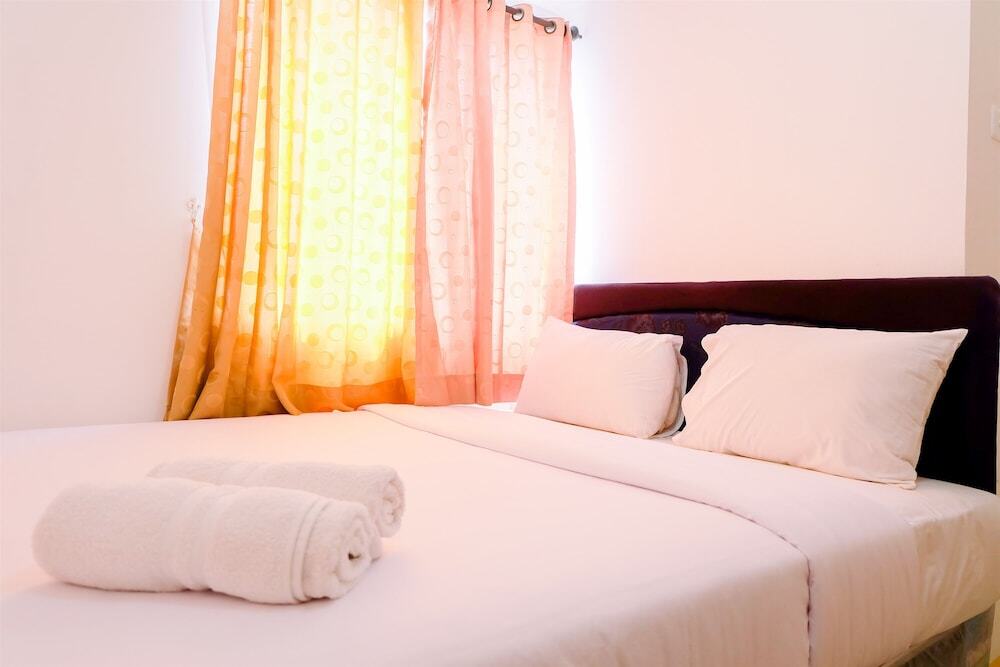 Джакарта: Comfy 2BR at Green Palace Kalibata City Apartment near Shopping Mall