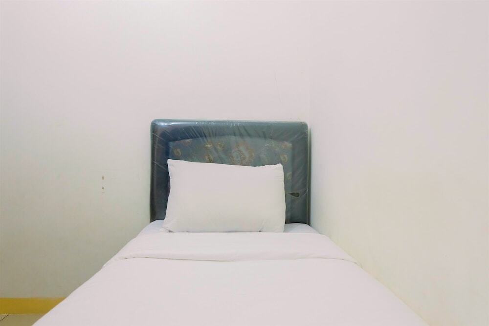 Джакарта: Comfy 2BR at Green Palace Kalibata City Apartment near Shopping Mall