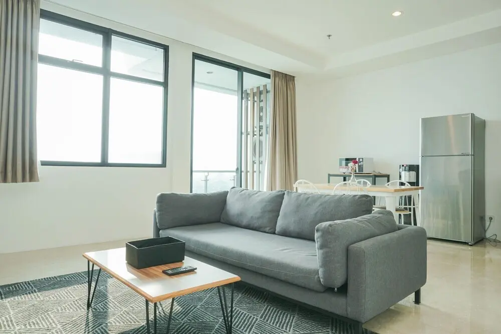 Джакарта: Elegant 1BR Veranda Residence @ Puri Apartment by Travelio
