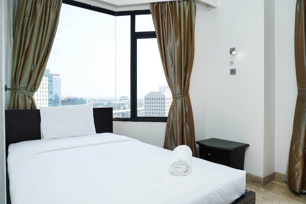 Джакарта: Best Location 2BR at Beverly Tower Apartment TB. Simatupang