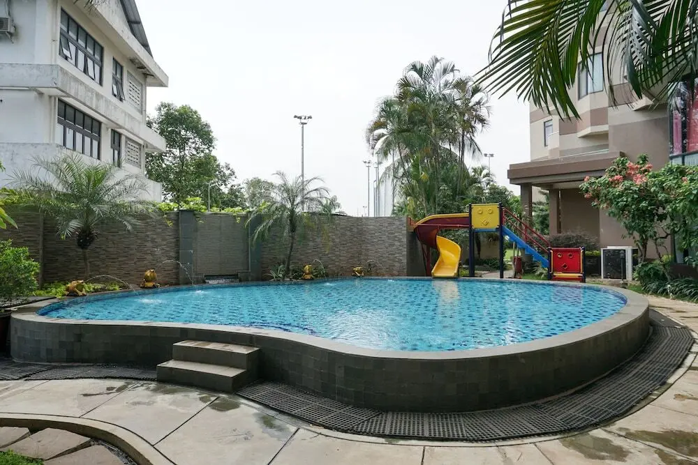 Джакарта: Best Location 2BR at Beverly Tower Apartment TB. Simatupang