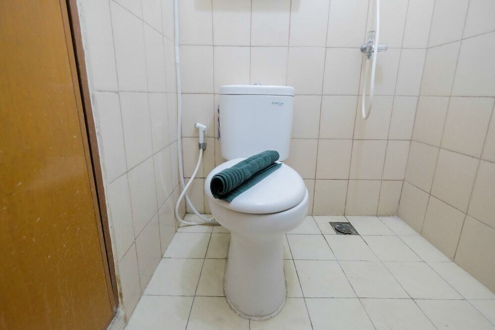 Джакарта: Minimalist Studio Room with Affordable Price @ Tifolia Apartment
