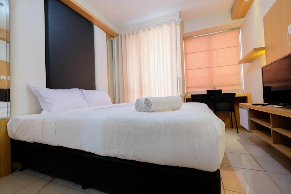 Джакарта: Minimalist Studio Room with Affordable Price @ Tifolia Apartment