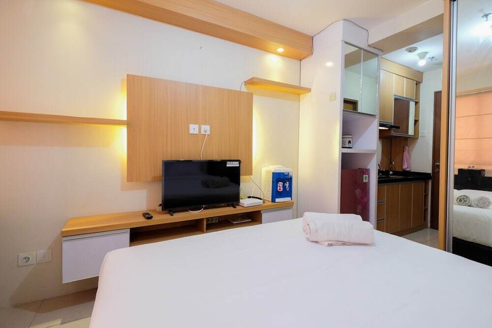 Джакарта: Minimalist Studio Room with Affordable Price @ Tifolia Apartment