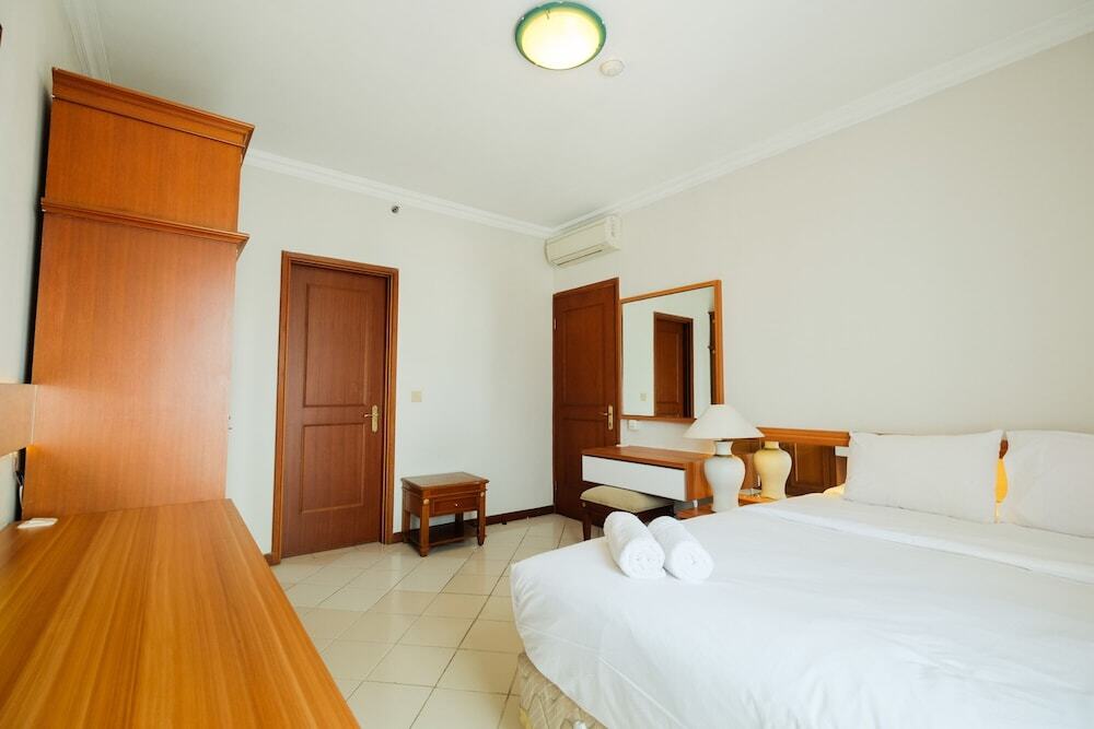 Джакарта: Clean and Tidy 2BR at Puri Casablanca Apartment By Travelio