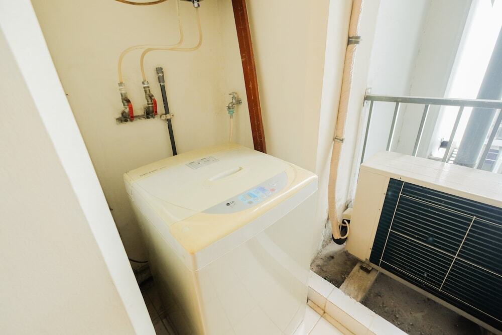 Джакарта: Clean and Tidy 2BR at Puri Casablanca Apartment By Travelio