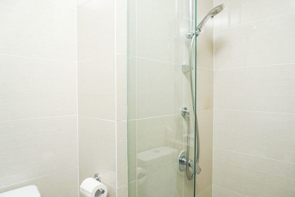 Джакарта: Best Price Studio @ Puri Mansion Apartment