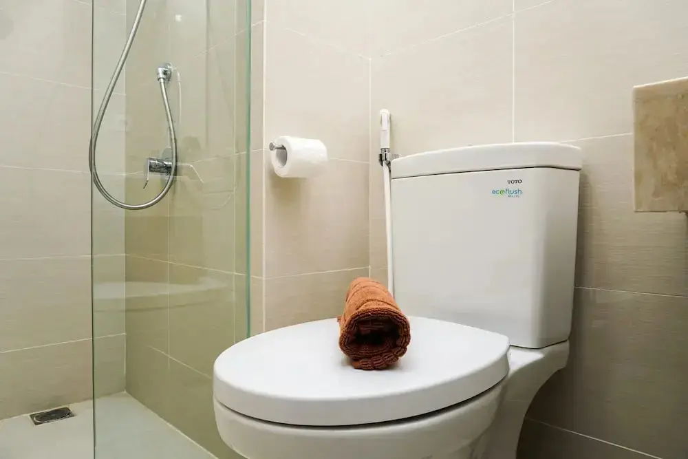 Джакарта: Minimalist Studio Room at Puri Mansion Apartment
