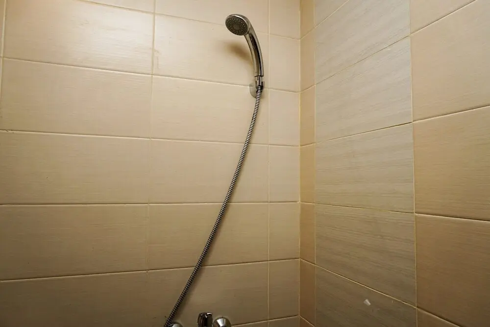 Джакарта: Comfortable 3BR with Japanese Style Livingroom Belmont Apartment