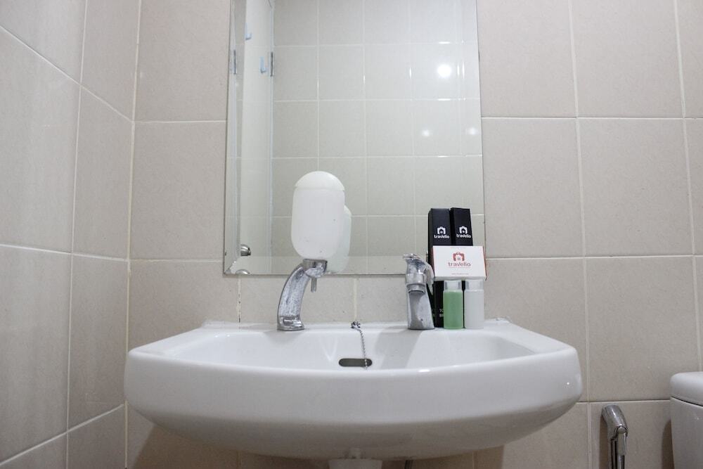Бандунг: Quiet 2BR Apartment at Parahyangan Residence
