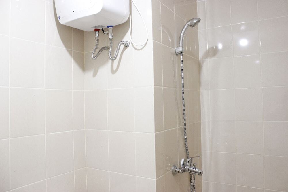 Бандунг: Quiet 2BR Apartment at Parahyangan Residence