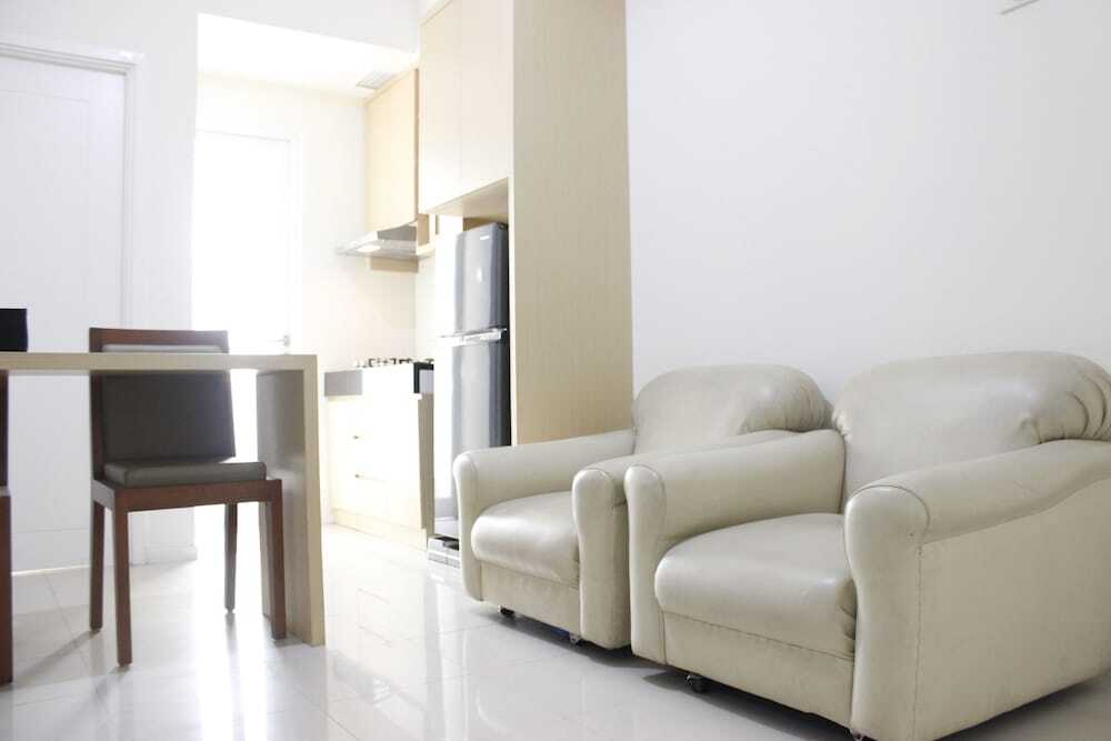 Quiet 2BR Apartment at Parahyangan Residence — фото 1