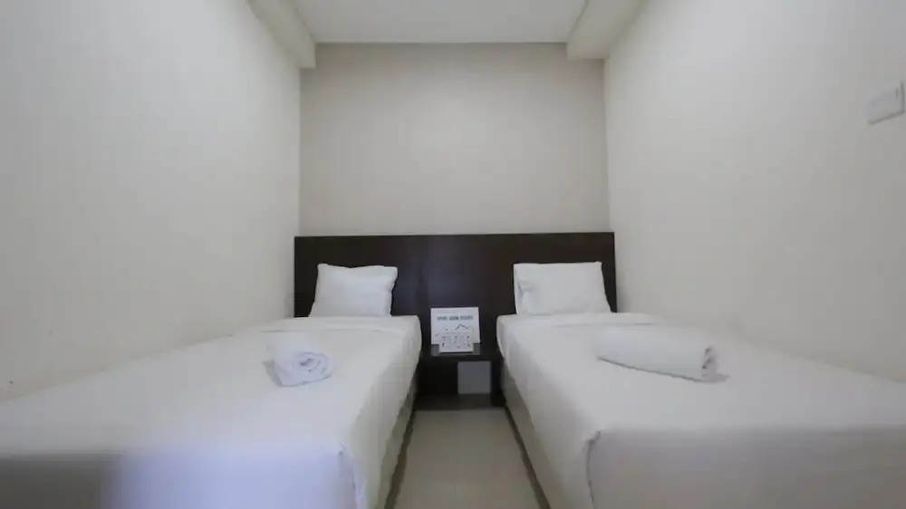Clean and Cozy 2BR Apartment @ Parahyangan Residence — фото 1