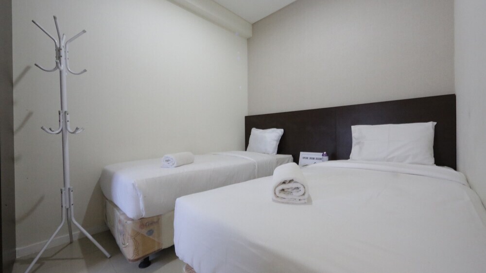 Бандунг: Clean and Cozy 2BR Apartment @ Parahyangan Residence