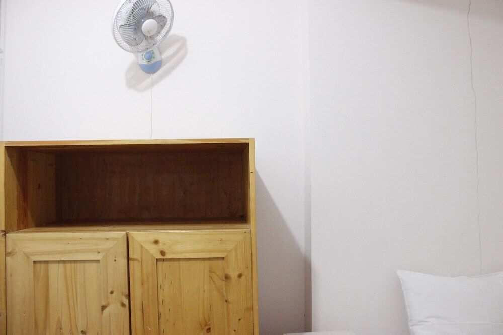 Бандунг: Homey 2BR Apartment at Gateway Pasteur Near Exit Toll By Travelio