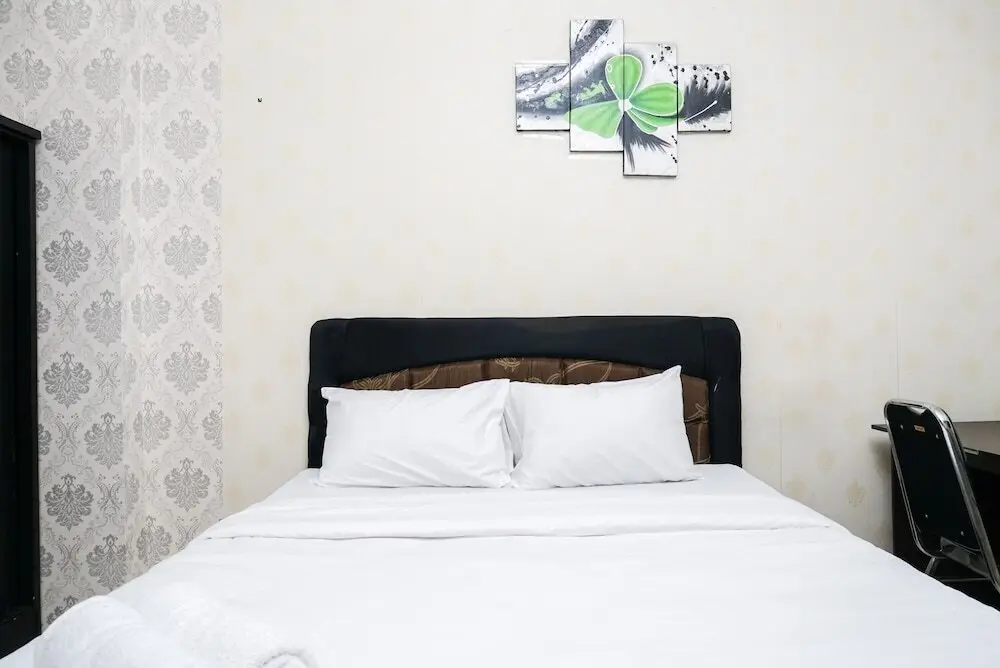 Elegant Design Studio Apartment at Margonda Residence 4 By Travelio — фото 1