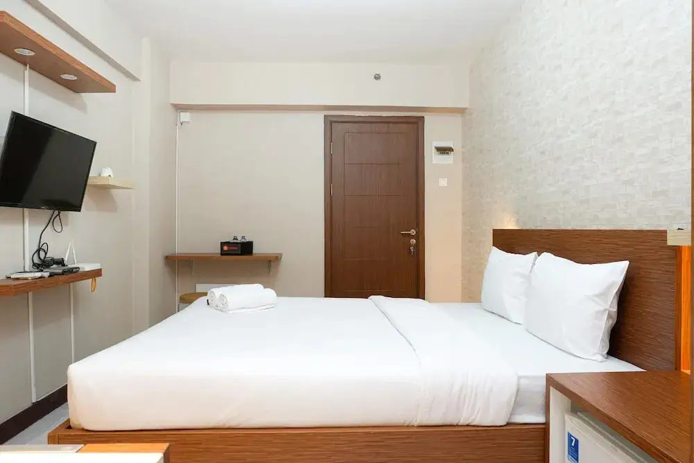 Депок: Modern Studio Apartment at Cinere Resort