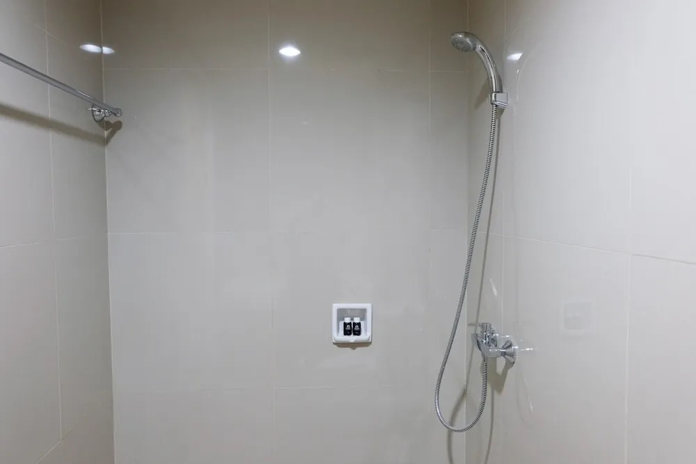 Южный Тангеранг: Homey Studio Room Tree Park Apartment near BSD City