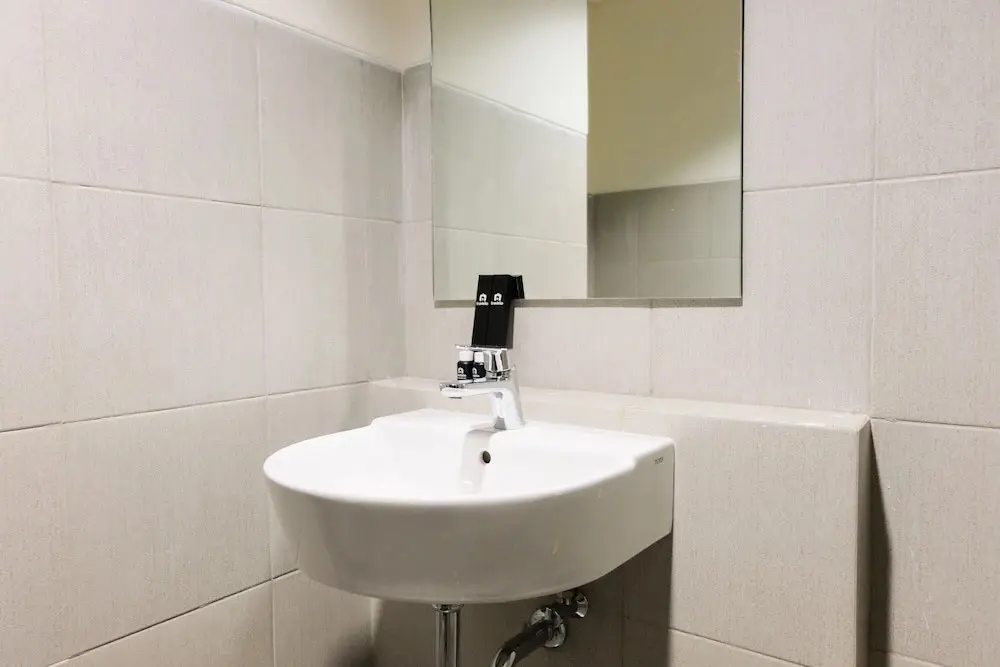 Южный Тангеранг: Minimalist Studio Room at Bintaro Icon Apartment
