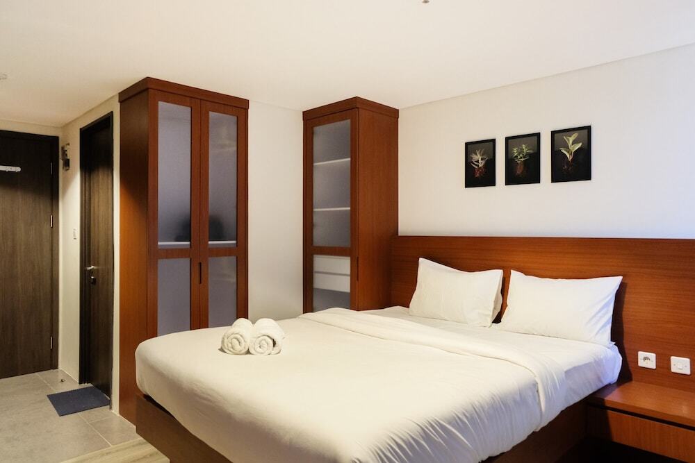 Южный Тангеранг: Brand New Studio at Bintaro Icon Apartment