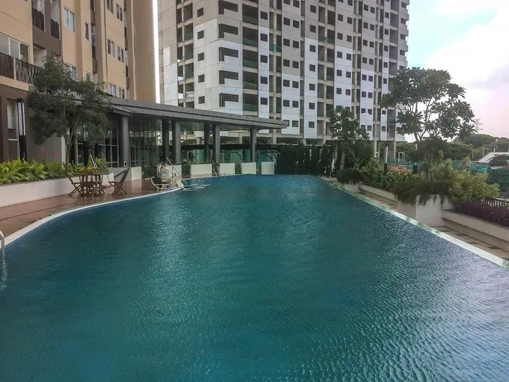 Чикаранг: 1BR with Working Space The Oasis Apartment Cikarang