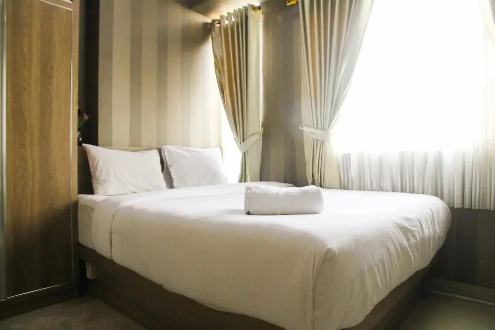 Чикаранг: 1BR with Extra Balcony The Oasis Cikarang Apartment