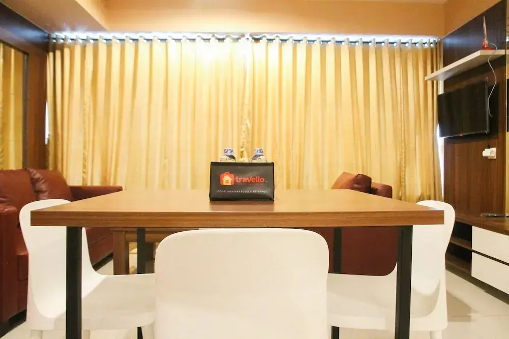 Бекаси: Modern 2BR Grand Kamala Lagoon Apartment
