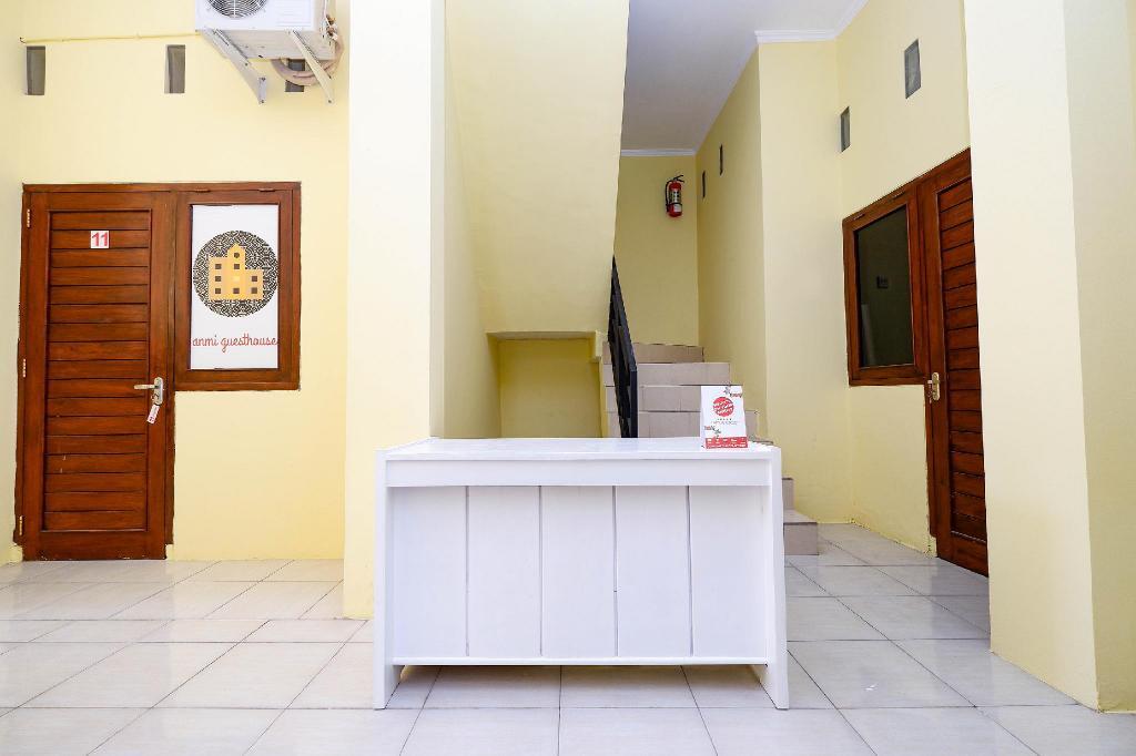 Суракарта: Oyo 1553 Anmi Guest House