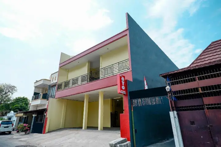 Суракарта: Oyo 1553 Anmi Guest House