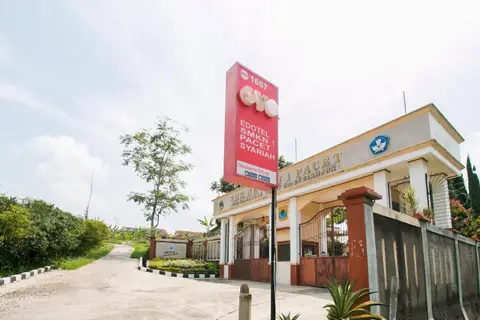 OYO 1667 Edotel Smkn 1 Pacet Syariah — фото 1