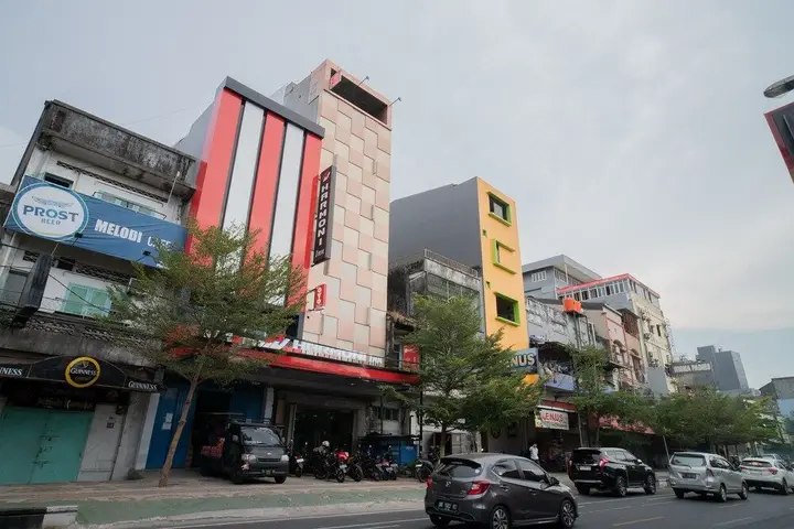 Макассар: OYO 1702 Harmoni Inn Makassar