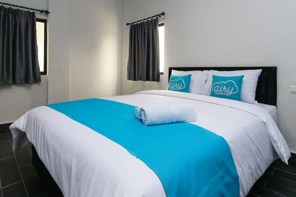 Пеканбару: Airy Panam HR Soebrantas KM 8.5 Pekanbaru