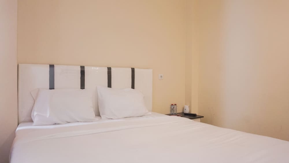 Сурабая: Airy Darmo Kutai 32 Surabaya