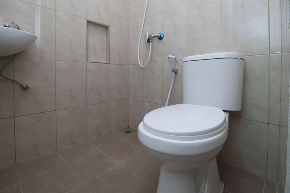 Сурабая: Airy Darmo Kutai 32 Surabaya