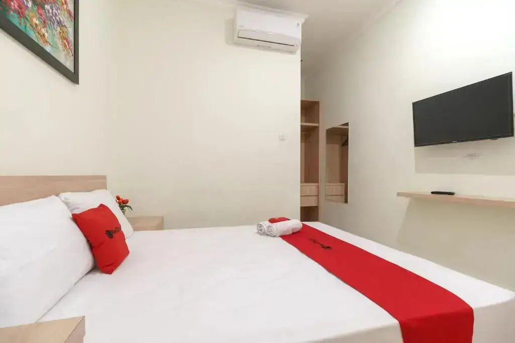 Депок: Airy Syariah Cinere Raya Nb13 Depok