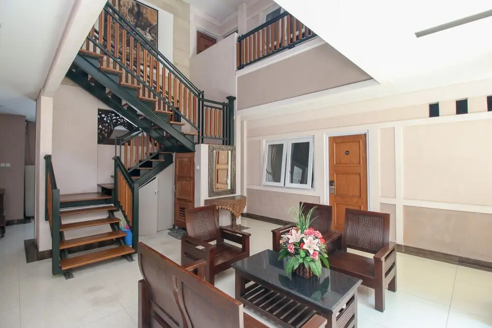 Суракарта: Airy Stasiun Purwosari Merpati 39B Solo