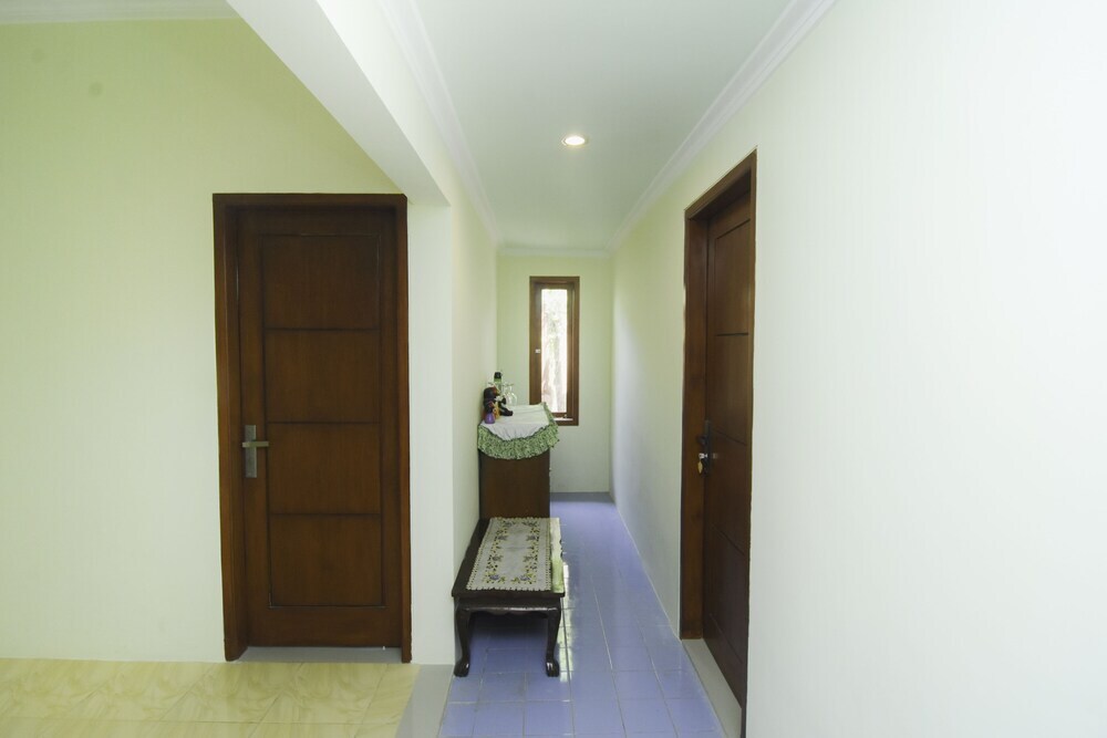 Проболинго: OYO 1909 Edelweiss Residence Syariah