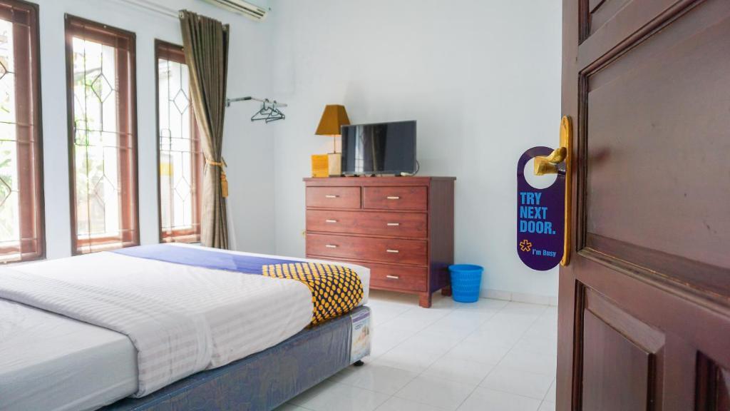 Бандунг: SPOT ON 1792 Roemah Nenekoe Guest House