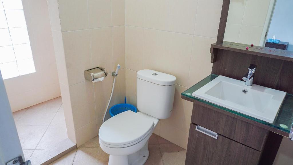 Бандунг: SPOT ON 1792 Roemah Nenekoe Guest House