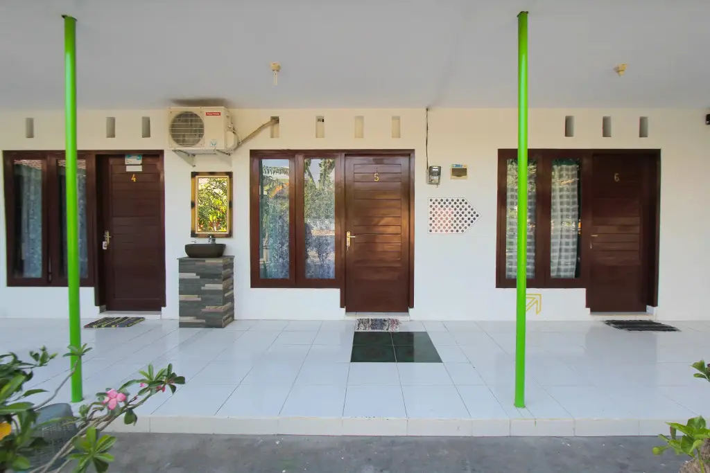 Калипуро: OYO 2042 Zam Zam Family Syariah