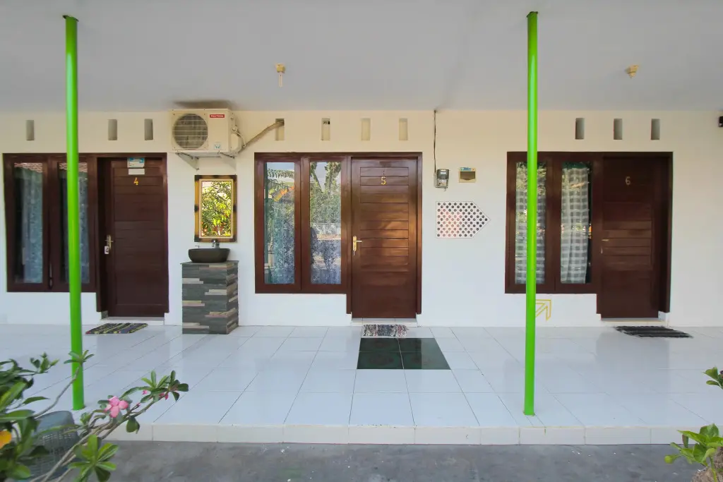 Калипуро: OYO 2042 Zam Zam Family Syariah