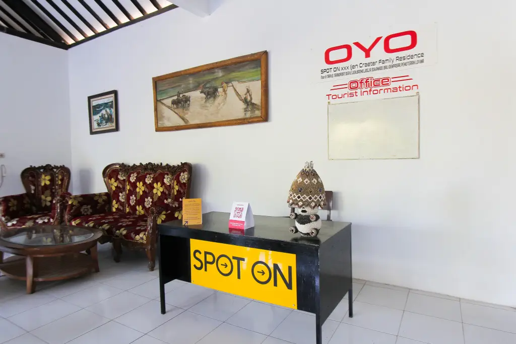 Калипуро: OYO 2042 Zam Zam Family Syariah