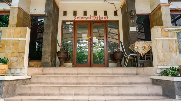 Бандунг: 2012 Wisma Nusa Indah